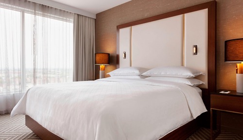 Junior Suite, 1 King Bed, Non Smoking
