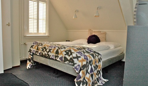 Family Room, 2 Bedrooms