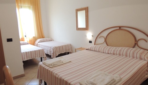 Quadruple Room, Hill View (15)