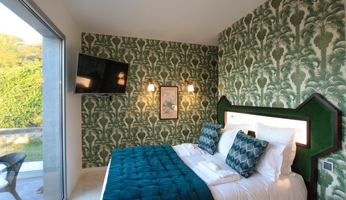 Deluxe Suite (Jade)