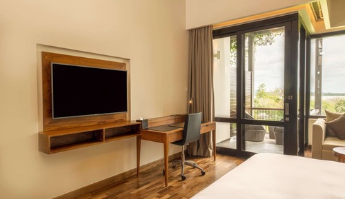 Deluxe Room, 1 King Bed, Terrace