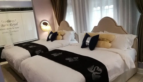 Family Quadruple Room, 2 Queen Beds, Private Bathroom