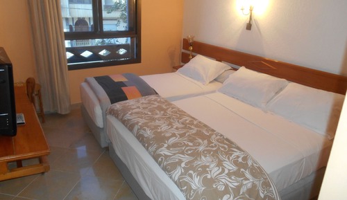 Comfort Triple Room