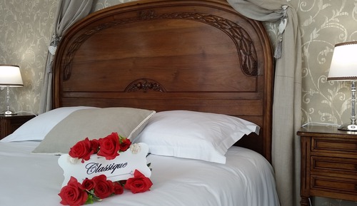 Superior Double Room, Ensuite, Hill View (Classique)