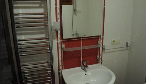 Family Room, Bathtub