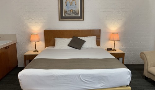 King Bedroom with Spa Bath