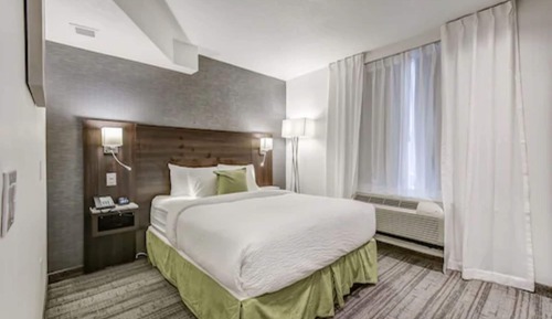 Standard Room, 1 Queen Bed