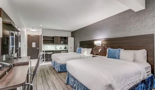 Studio, 2 Queen Beds