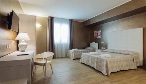Deluxe Triple Room