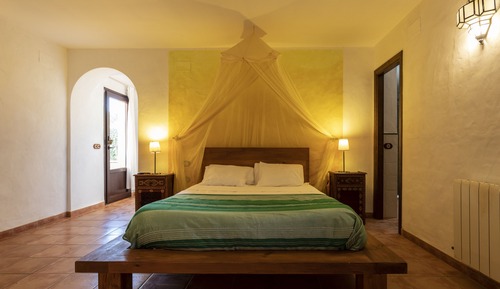 Double Room (5)