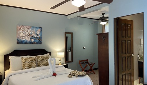 Basic Double Room, 1 Queen Bed, Garden View