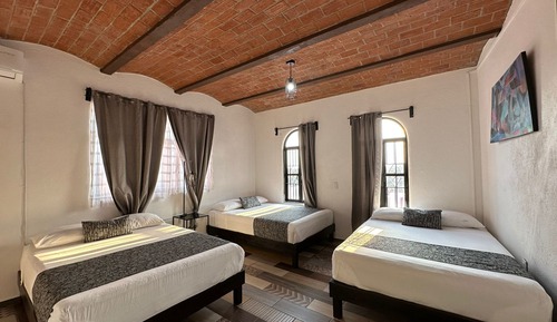 Family Room, Multiple Beds