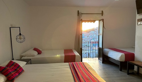 Family Room, Multiple Beds