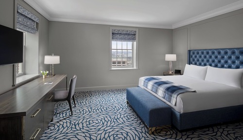 Room, 1 King Bed, River View (Mobility/Hearing Accessible, Tub)