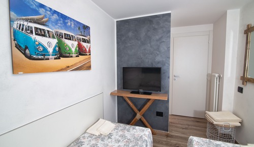 Double or Twin Room, Shared Bathroom