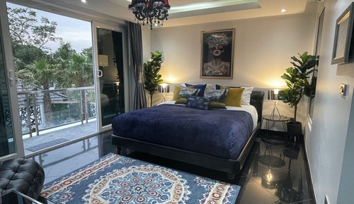 Grand Deluxe Eight-Bedroom Villa with Private Pool and Sauna