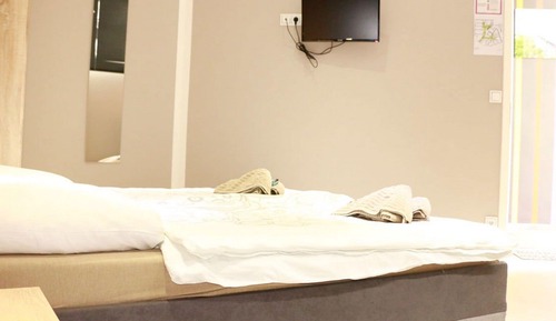 Standard Double or Twin Room, Shared Bathroom