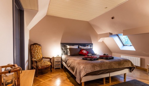Room (Le grenier)