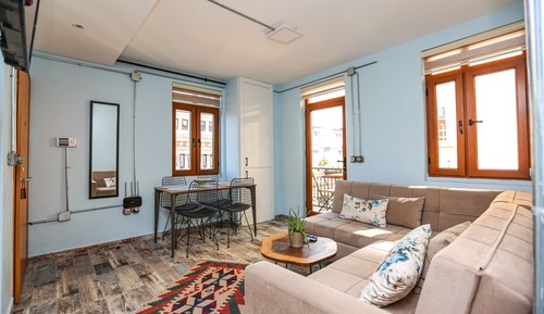 Deluxe Apartment