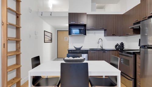 Deluxe Studio, 1 Queen Bed with Sofa bed, City View, Mezzanine (The Main 202)
