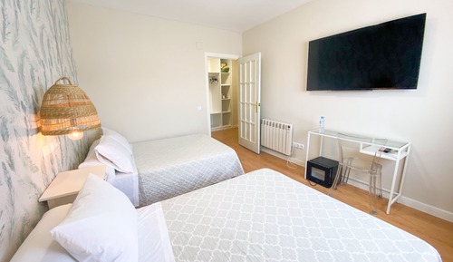 Economy Quadruple Room (cama de matrimonio e individual)