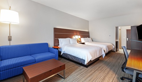 Suite, Multiple Beds (Living Area)