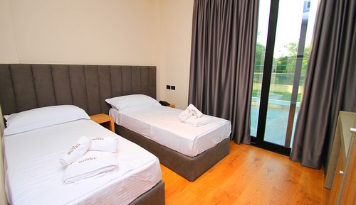 Twin Room, Mountain View