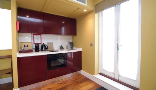 Modern Elegant Studio with Balcony