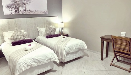 Room 4 - Luxury Room