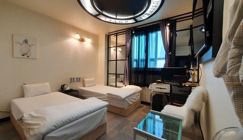 Standard Twin Room