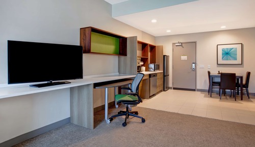 Suite, 1 King Bed, Accessible, Bathtub (Mobility & Hearing)