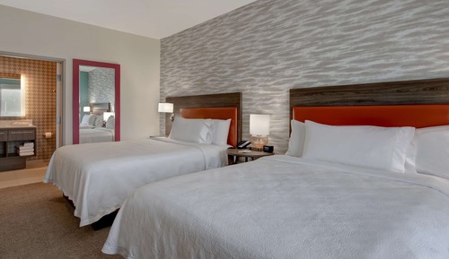 Suite, 2 Queen Beds, Accessible, Bathtub (Mobility & Hearing)