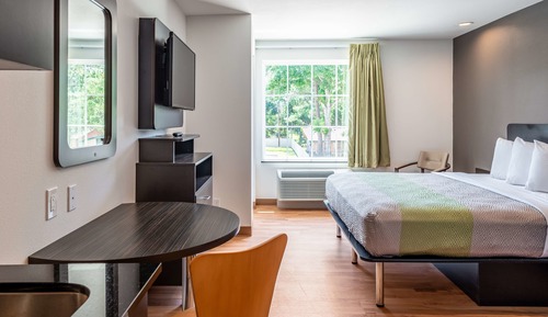 Deluxe Room, 1 King Bed, Non Smoking