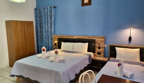 Family Studio, 1 Bedroom, Kitchenette, Courtyard Area (10)