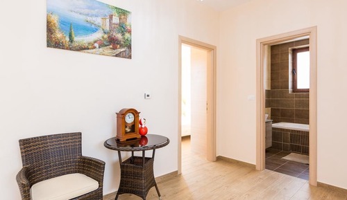 Villa, Multiple Beds