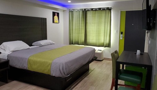 Honeymoon Room