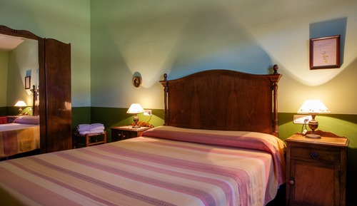 Double Room (3)