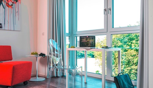 Standard Studio, Balcony