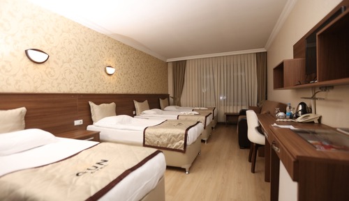 Classic Triple Room, Smoking