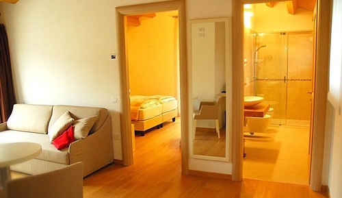 Panoramic Quadruple Room, Vineyard View