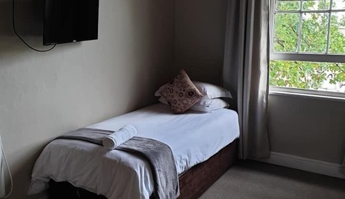 Basic Triple Room (With Shower)