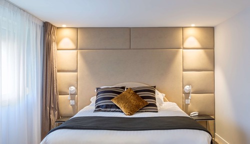 Family Room, 1 King Bed, Non Smoking (Converts to 2 Twin Beds;with Sofabed)