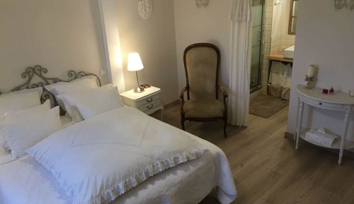 Double Room (Jeanne)