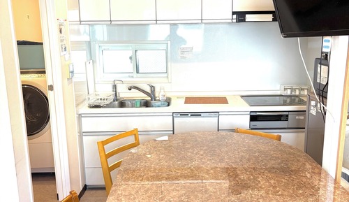 Room 201 for max 6 Guests with Kitchenette, Private Bathroom