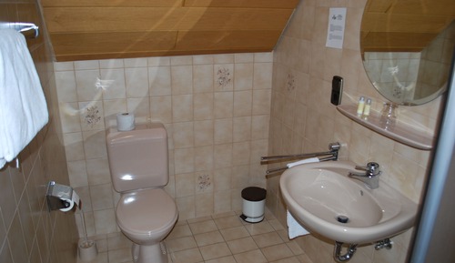 Standard Single Room, Private Bathroom (Badezimmer auf Flur)