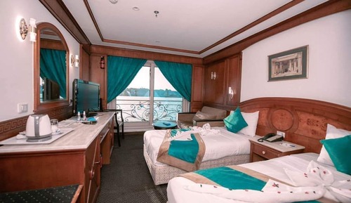 Superior Triple Cabin