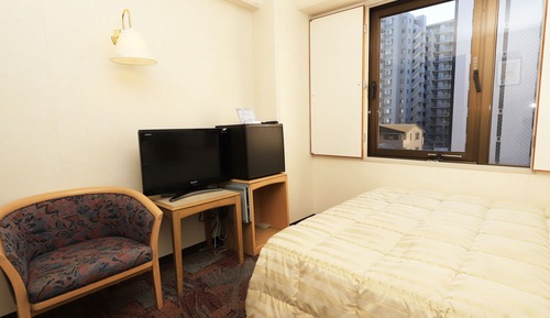 Double Room, Smoking