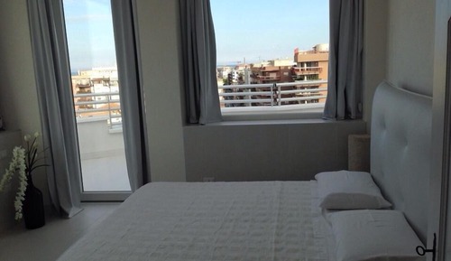 Classic Triple Room, Balcony, City View