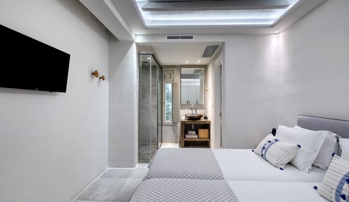 Luxury Villa, 4 Bedrooms, Sea View (M Three)
