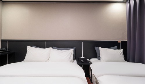 Standard Twin Room (Free access to fitness)